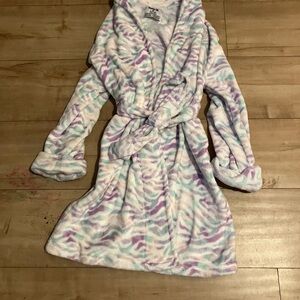 Hurley Girls Plush Bathrobe in White with Purple & Light Blue Zebra Print